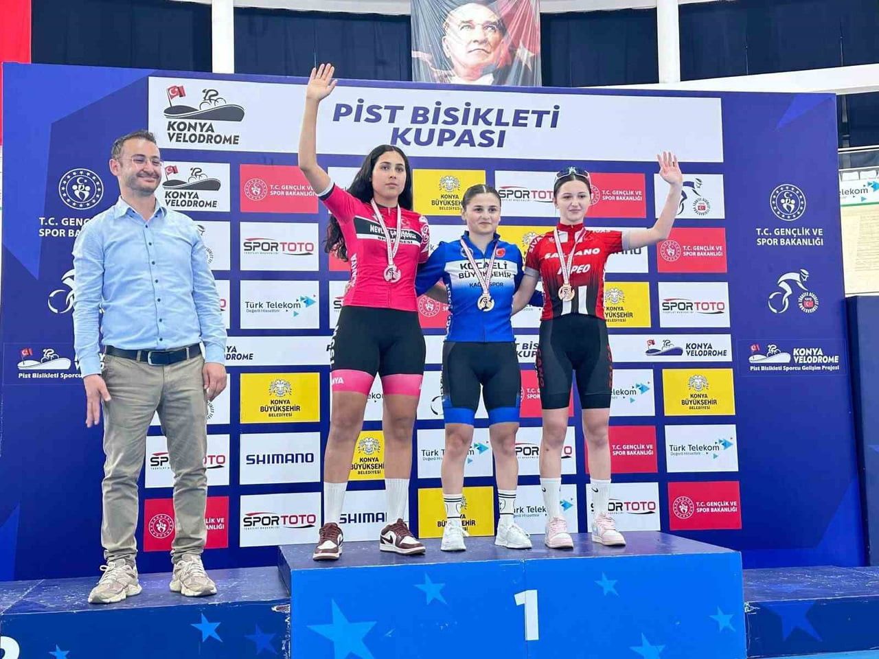 KOCAELİ BÜYÜKŞEHİR BELEDİYE KAĞITSPOR, ULUSAL VE ULUSLARARASI ARENADA ELDE ETTİĞİ BAŞARILARLA BİR...