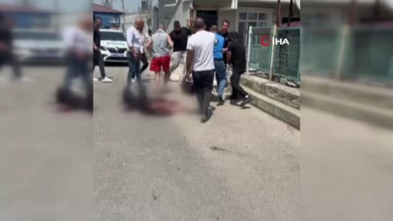 Kocaeli'de koca dehşeti: 5 çocuğunun annesi eşini sokak ortasında defalarca bıçakladı