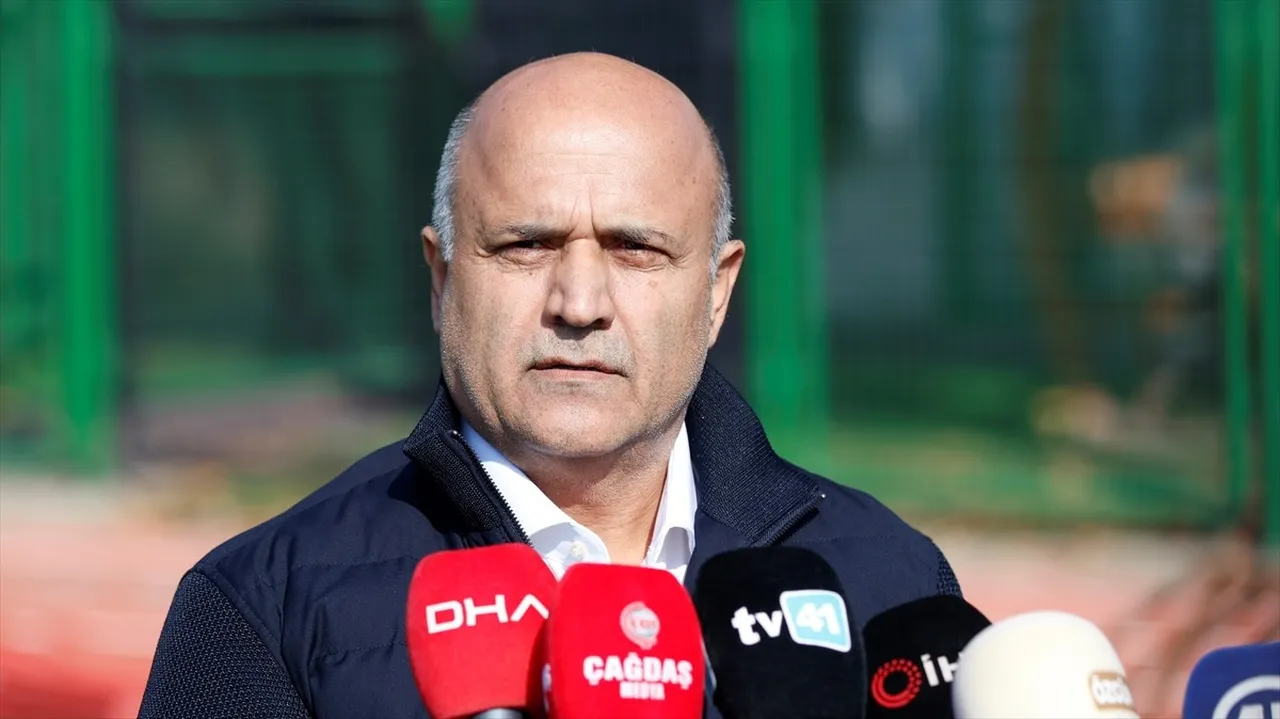 Kocaelispor Kulübü Başkanı Recep Durul, Galatasaray maçı hazırlıklarını sürdüren yeşil-siyahlı...