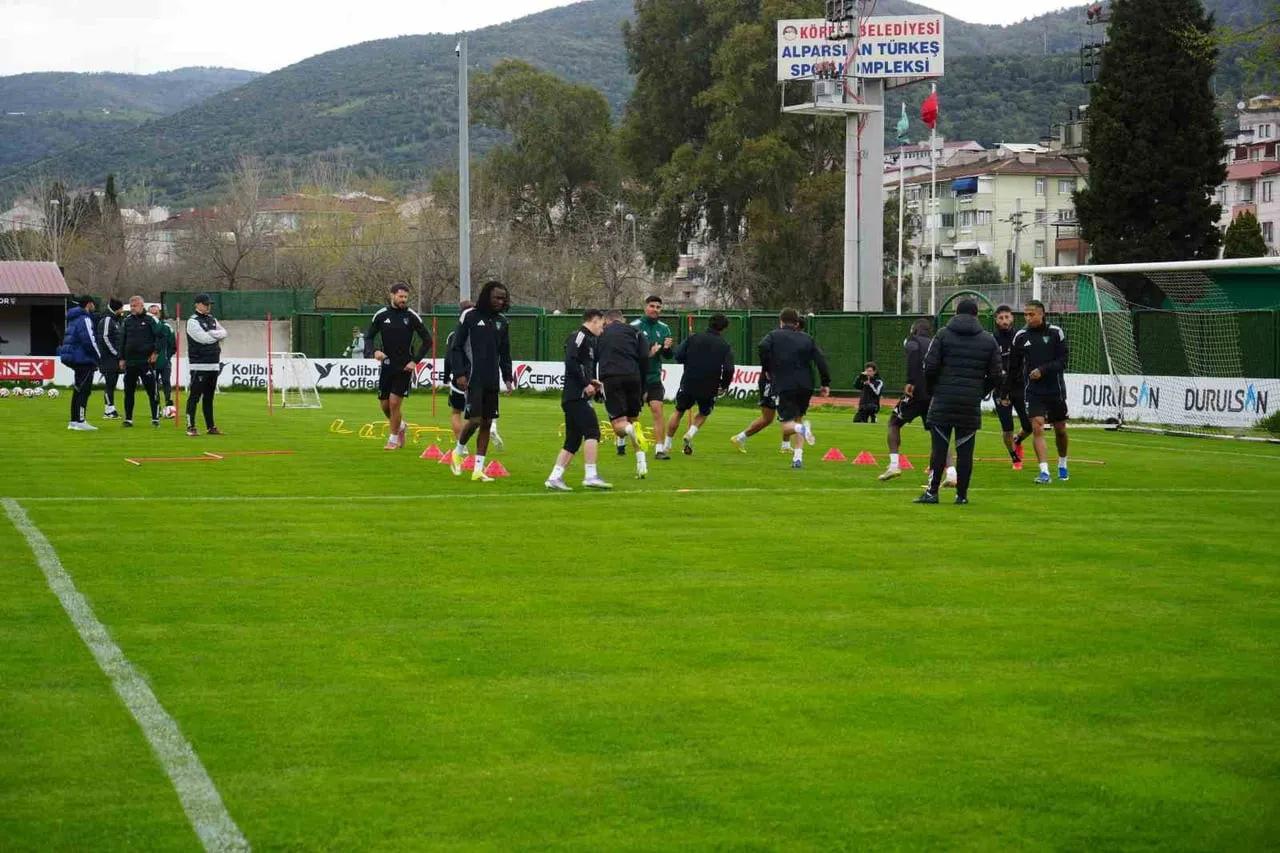 KOCAELİSPOR, TRENDYOL SÜPER LİG'İN 29. HAFTASINDA OYNAYACAĞI GALATASARAY KARŞILAŞMASININ...