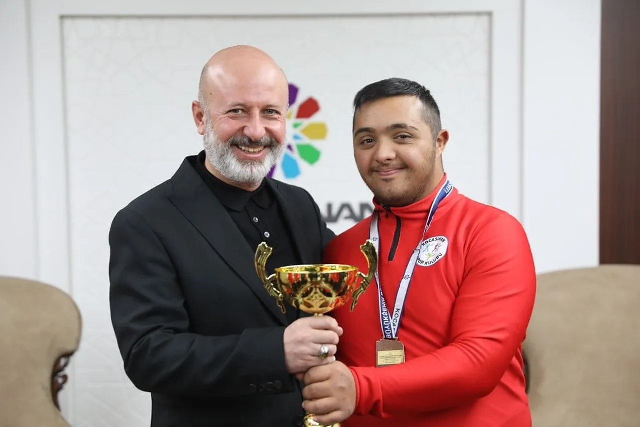 KOCASİNAN BELEDİYESİ SPOR KULÜBÜ BÜNYESİNDE BAŞARIDAN BAŞARIYA KOŞAN 29 YAŞINDAKİ ÖZEL SPORCU...