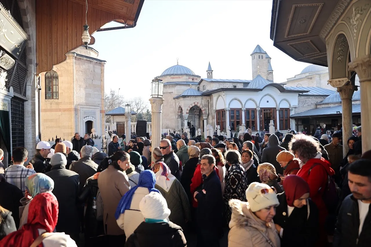 Konya'da, "Huzur Vakti" temasıyla gerçekleştirilen Hazreti Mevlana'nın 752. Vuslat Yıl Dönümü...