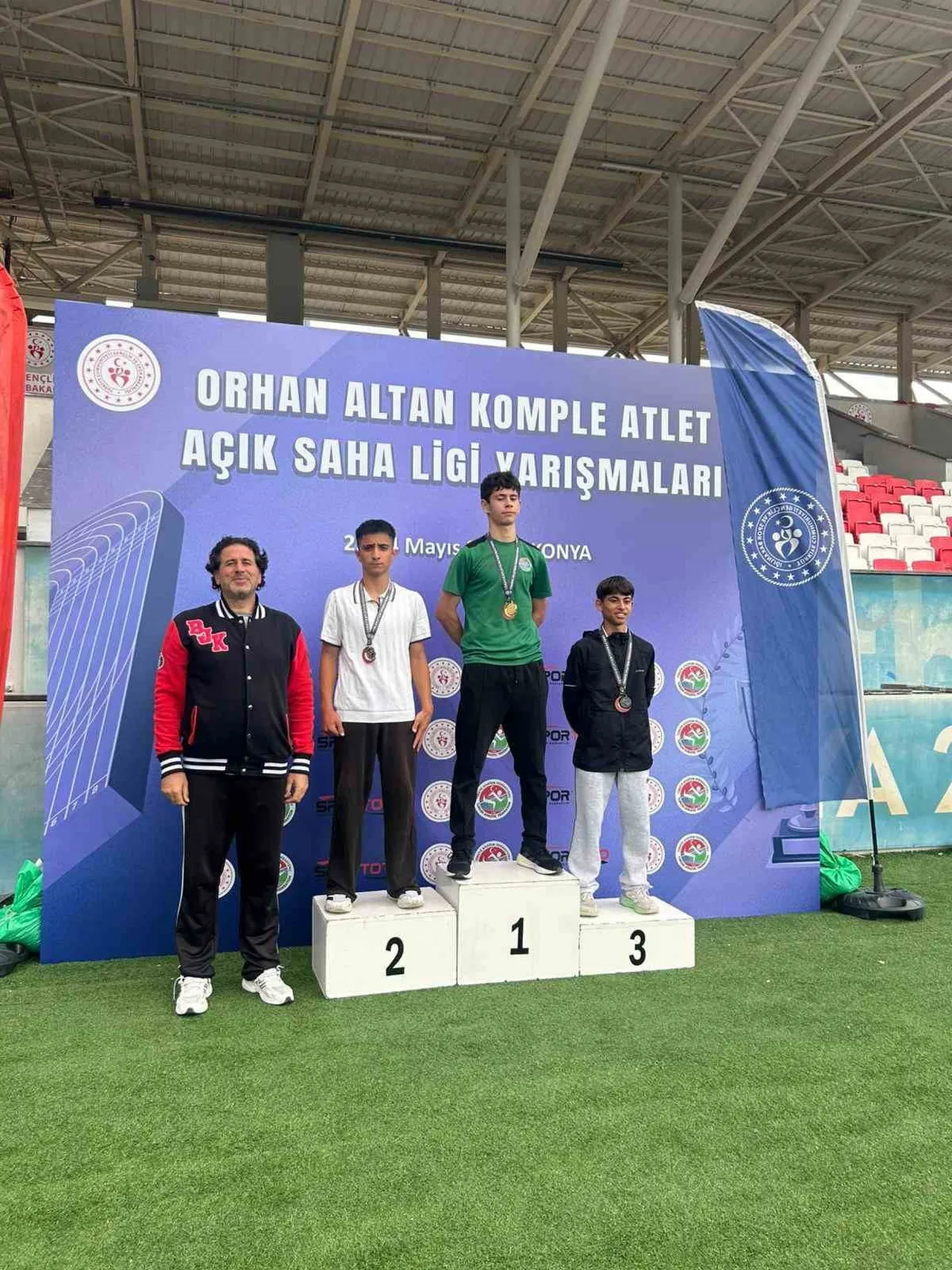 KONYA’DA DÜZENLENEN ORHAN ALTAN KOMPLE ATLET AÇIK SAHA YARIŞMALARI’NDA AYDINLI SPORCULAR FARKLI...