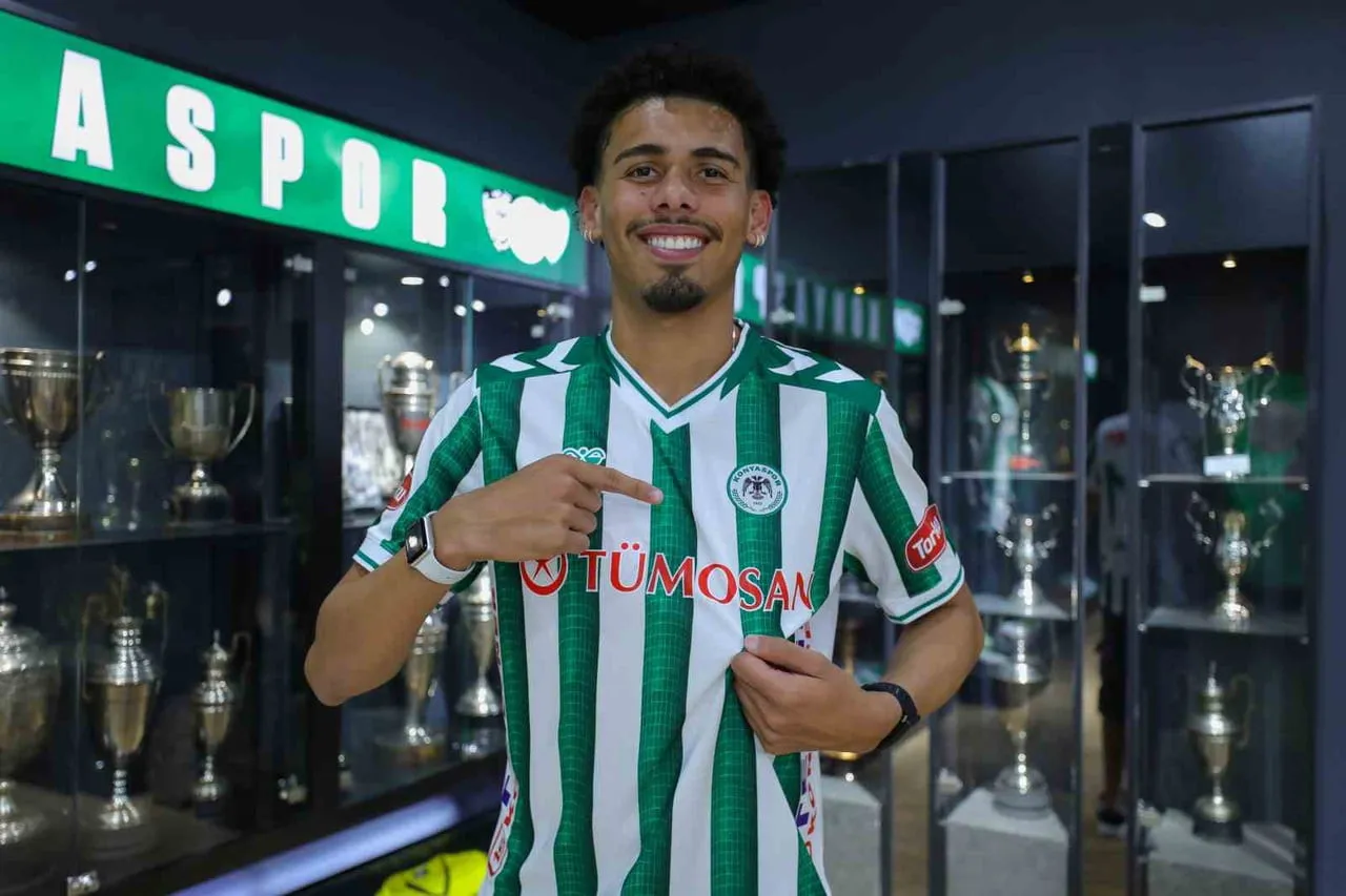 KONYASPOR, BREZİLYALI STOPER JOAO PEDRO DA MATA İLE 3 YILLIK ANLAŞMA SAĞLADI.