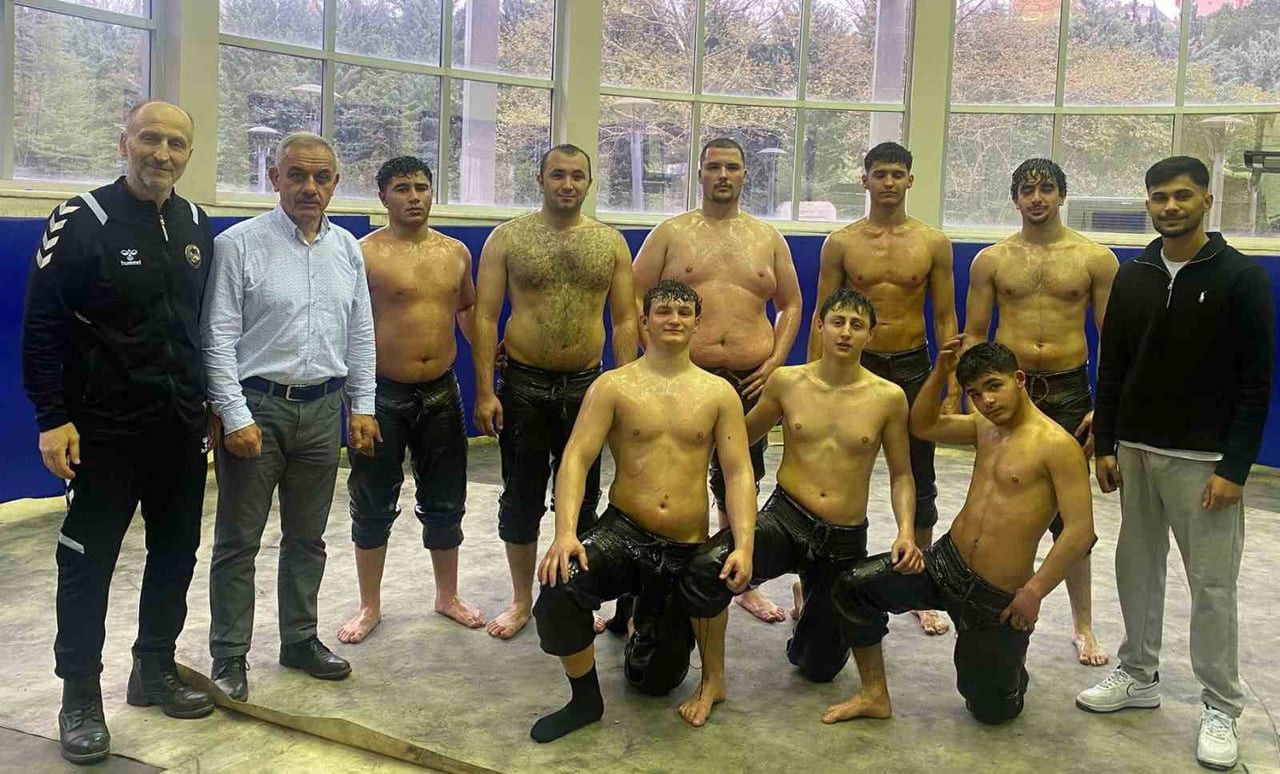 KÖRFEZ GENÇLERBİRLİĞİ YAĞLI GÜREŞ TAKIMI, YENİ SEZON HAZIRLIKLARINA BAŞLADI. 13 SPORCUDAN OLUŞAN...