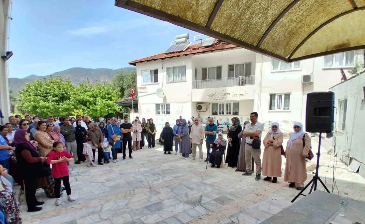 KÖYCEĞİZLİ HACI ADAYLARI DUALARLA UĞURLANDI