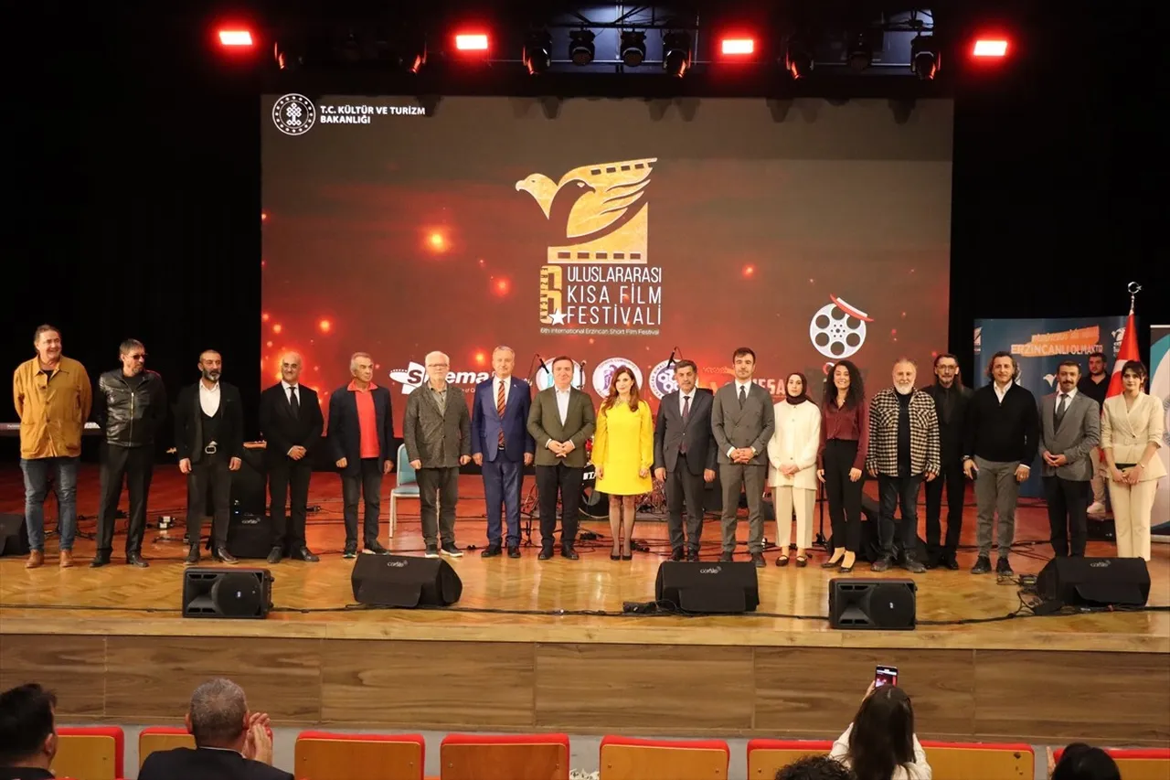 Kültür ve Turizm Bakanlığının desteğiyle düzenlenen "Erzincan 6. Uluslararası Kısa Film Festivali"...