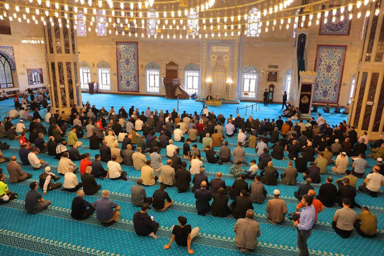 KUR'AN-I KERİM TİLAVETİ VE DUALARIN EDİLDİĞİ PROGRAMDA, SALDIRIDA YAŞAMINI YİTİREN ÖĞRETMEN VE...