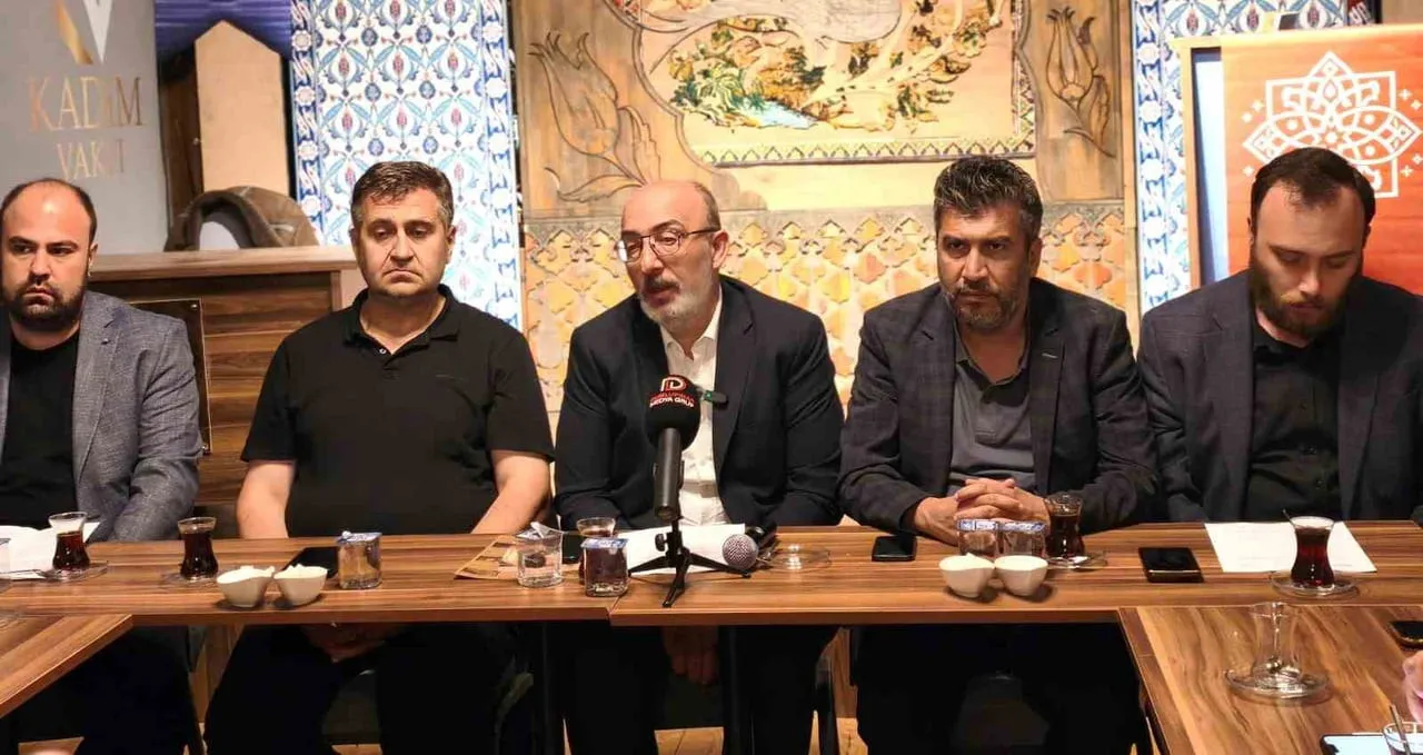 KÜRESEL ARAŞTIRMA DÜŞÜNCE MERKEZİ (GRTC) GENEL BAŞKANI MUSTAFA ÖNSAY, KÜTAHYA’DA GERÇEKLEŞTİRİLEN...