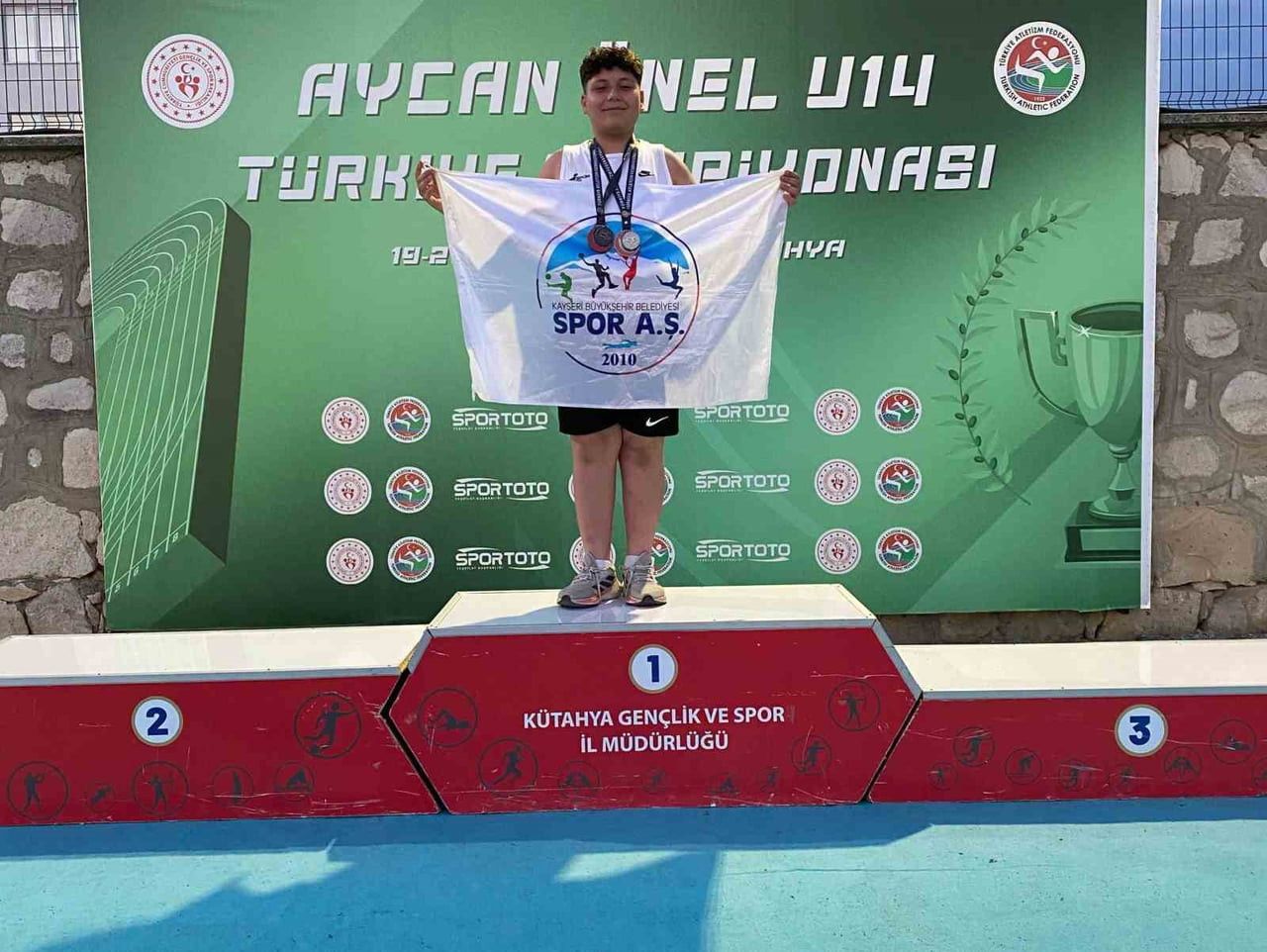 KÜTAHYA’DA DÜZENLENEN AYCAN ÖNEL U14 TÜRKİYE ŞAMPİYONASI’NDA MÜCADELE EDEN KAYSERİ BÜYÜKŞEHİR...