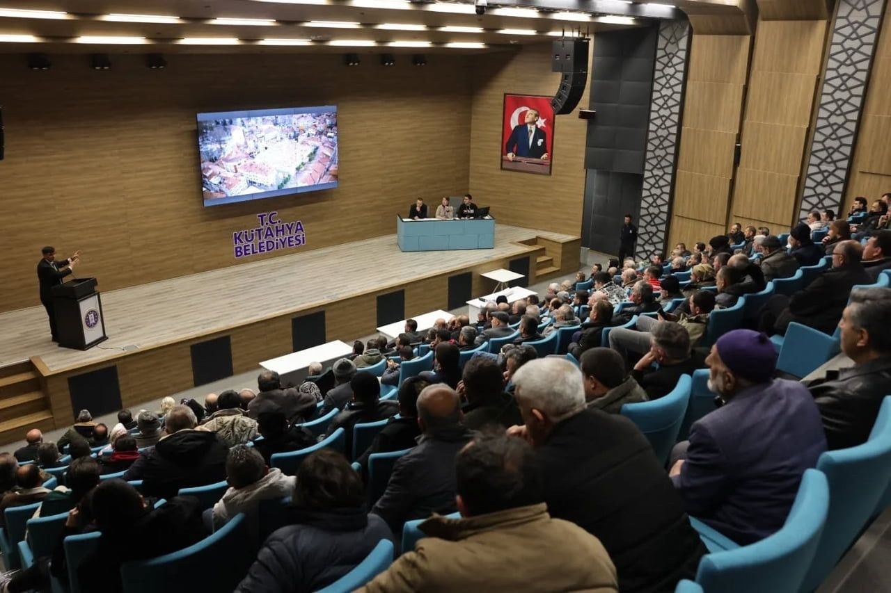 KÜTAHYA’DA PAZARCI ESNAFIYLA İSTİŞARE TOPLANTISI DÜZENLENDİ