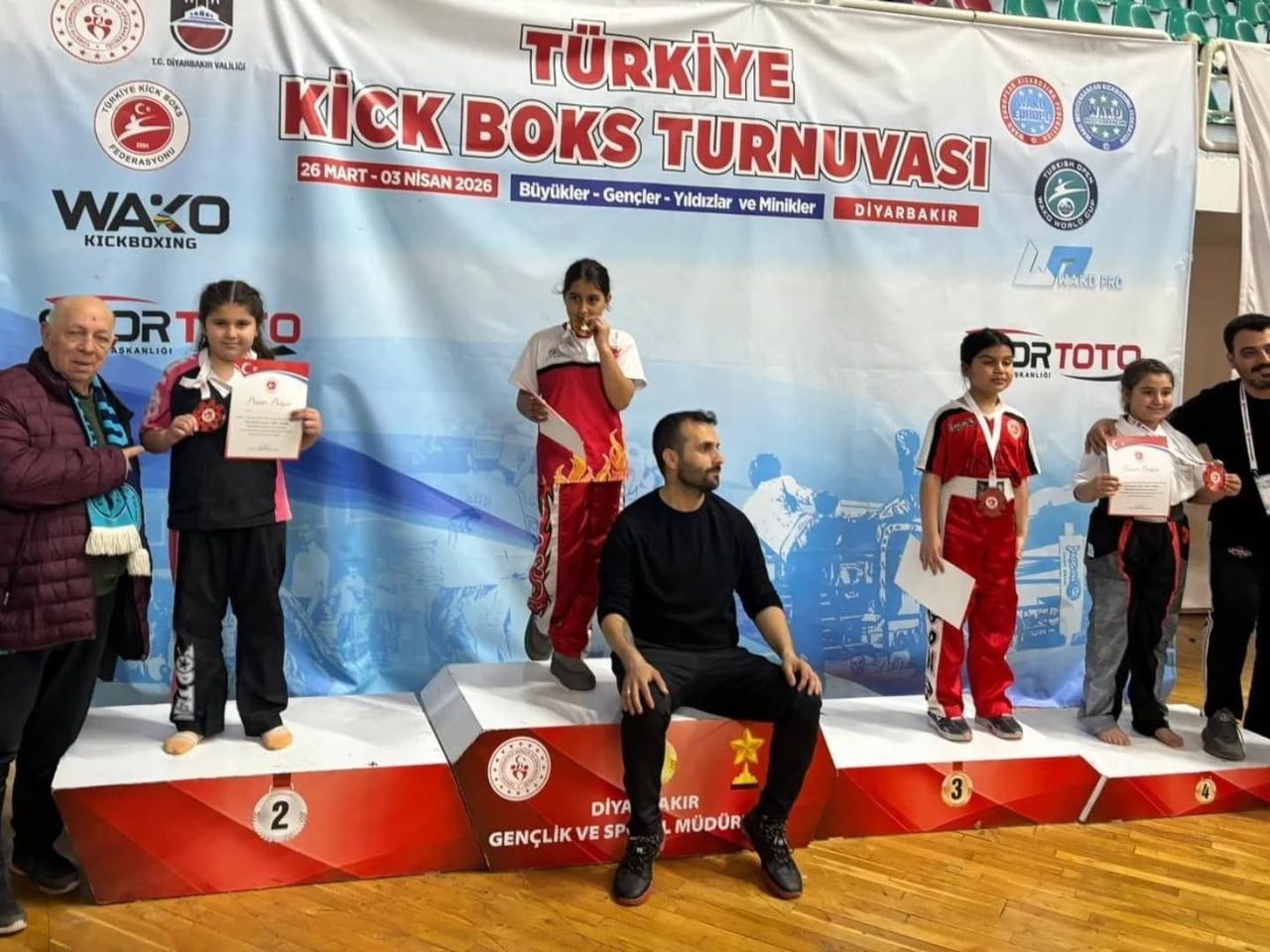 KÜTAHYALI MİNİK SPORCU TÜRKİYE İKİNCİSİ OLDU