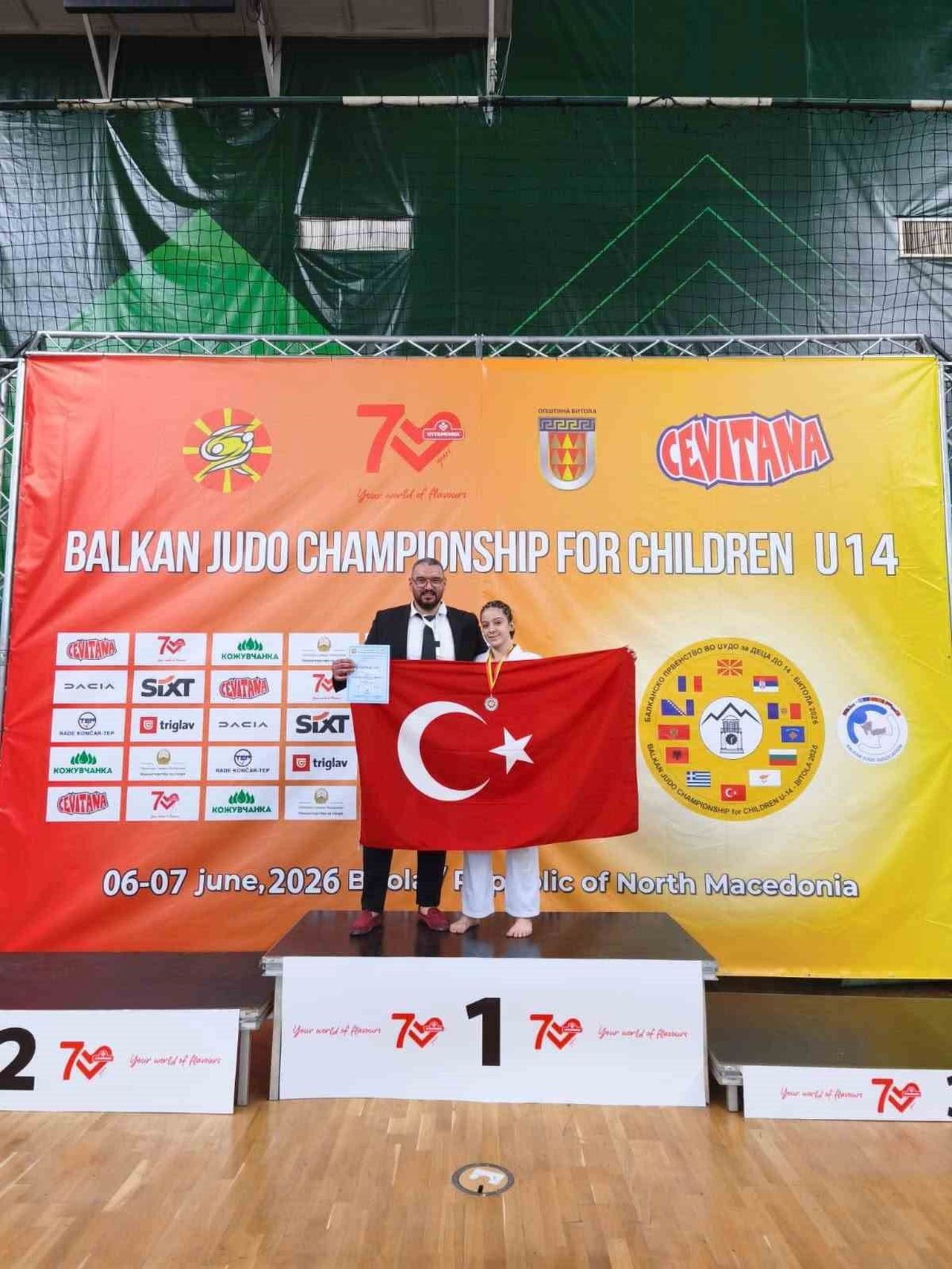 KUZEY MAKEDONYA’DA DÜZENLENEN U14 BALKAN JUDO ŞAMPİYONASI’NDA MİLLİ FORMAYLA MÜCADELE EDEN...