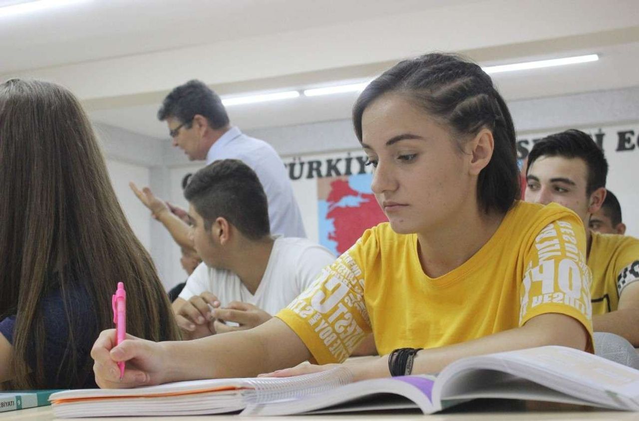 Lisede devamsızlık silme var mı