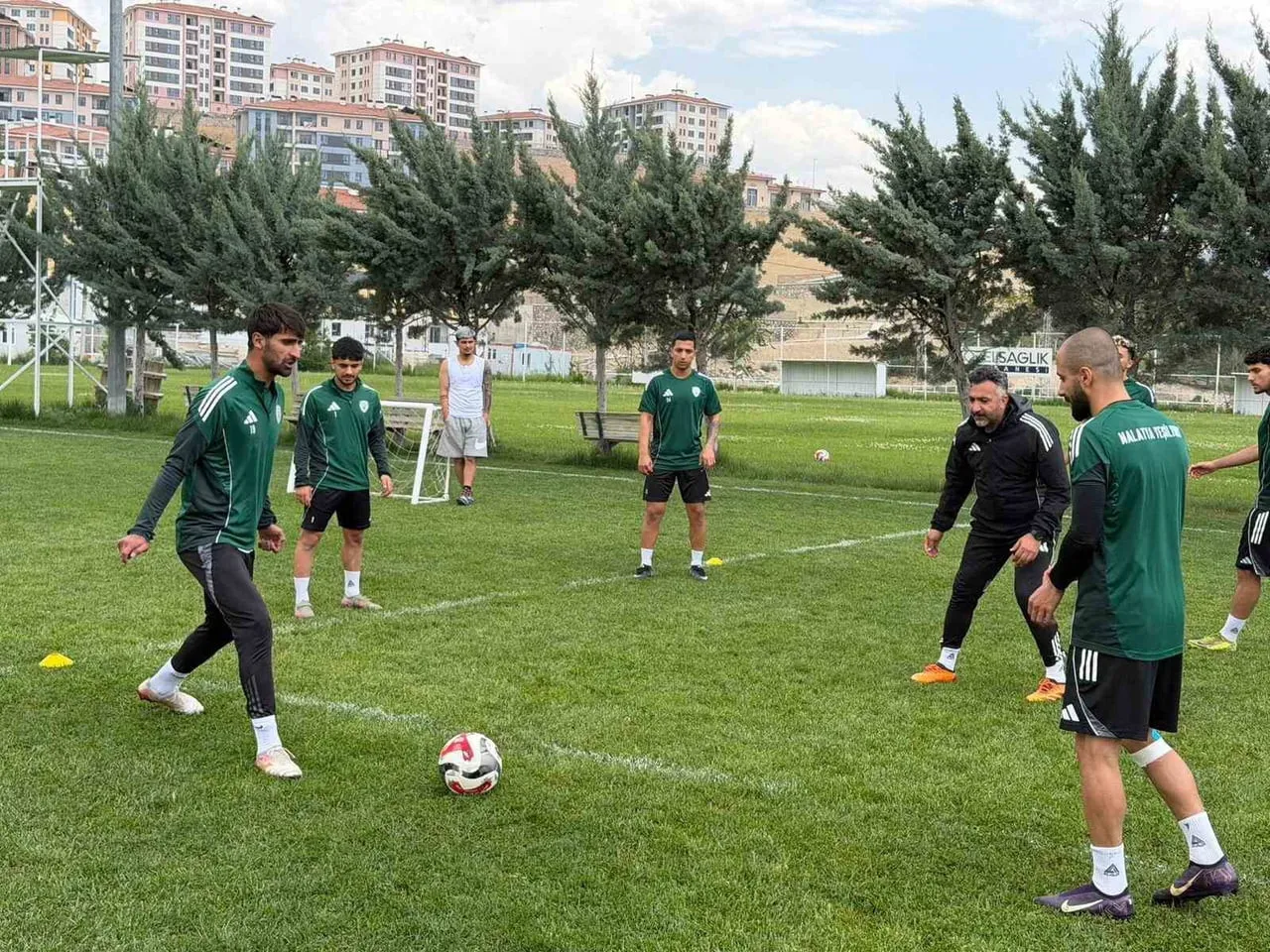 MALATYA YEŞİLYURTSPOR, ÇORLUSPOR 1947 İLE OYNAYACAĞI FİNAL KARŞILAŞMASININ HAZIRLIKLARINI...