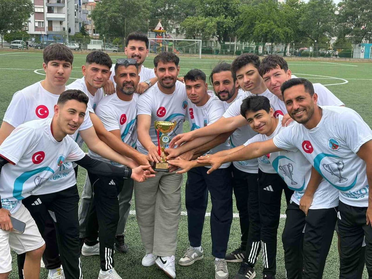 MANİSA 2. AMATÖR SALİHLİ A GRUBU’NDA SEZONU NAMAĞLUP ŞAMPİYON OLARAK TAMAMLAYAN SALİHLİ ÜLKÜSPOR...