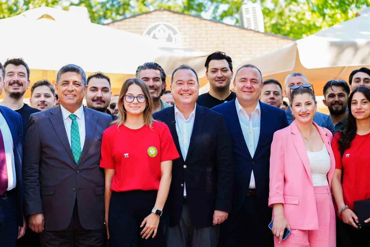 MANİSA BÜYÜKŞEHİR BELEDİYE BAŞKANI BESİM DUTLULU, DÜNYA ANTRENÖRLER GÜNÜ’NDE ANTRENÖRLERLE...