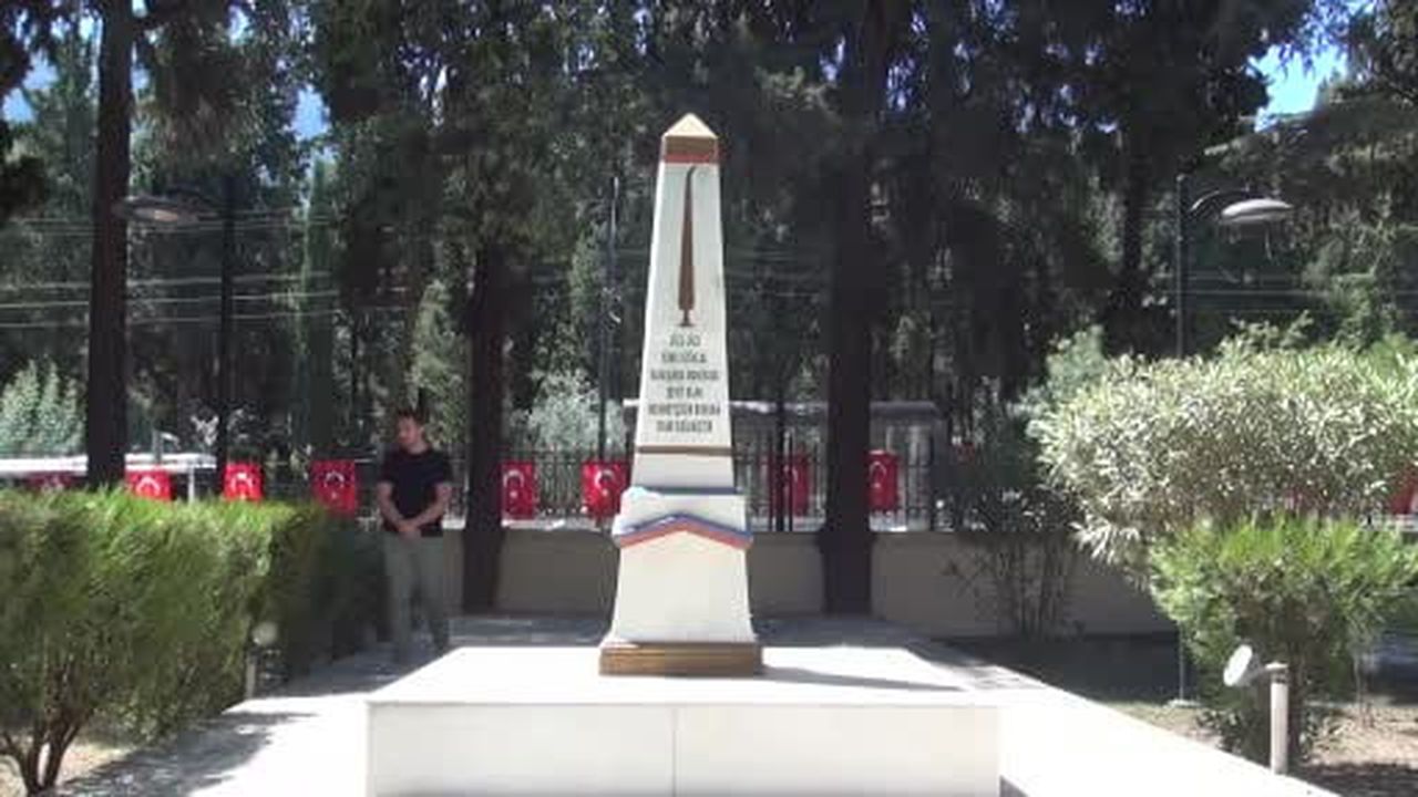 Manisa'da 15 Temmuz şehitleri dualarla anıldı