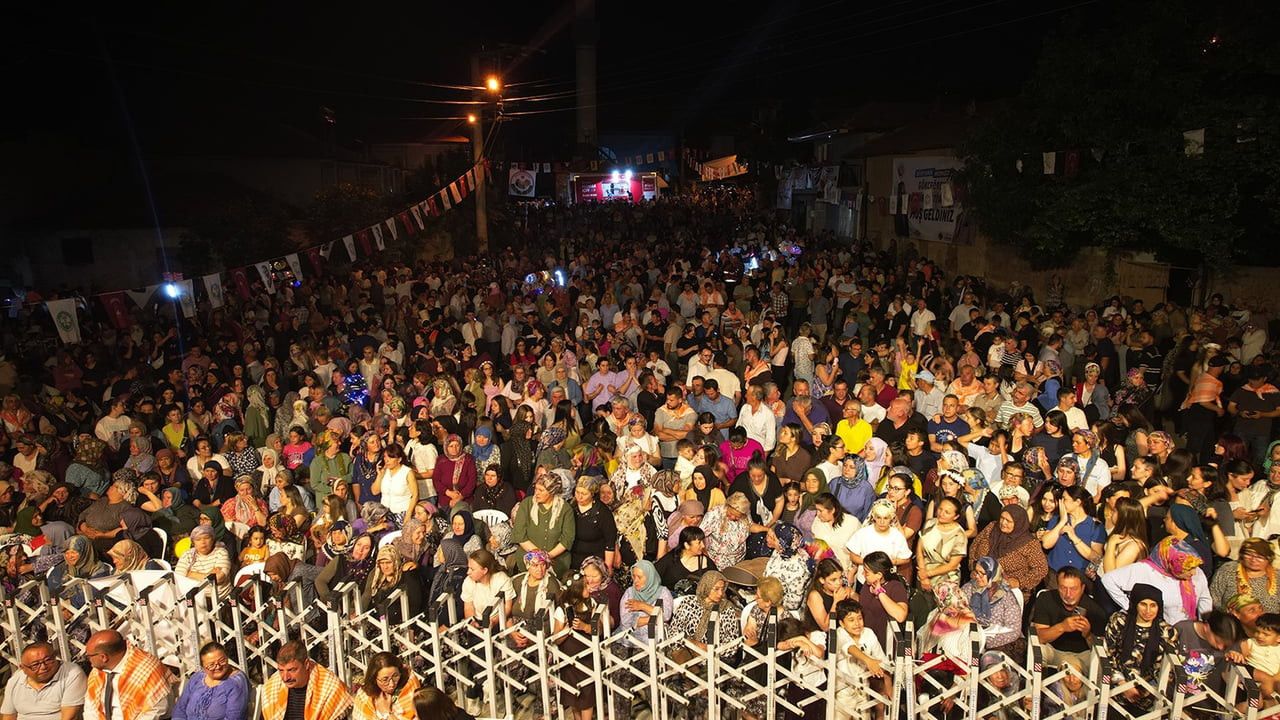 MANİSA'NIN KULA İLÇESİNE BAĞLI GÖKÇEÖREN MAHALLESİ'NDE BU YIL İLK KEZ DÜZENLENEN "DÜNYANIN MERKEZİ...