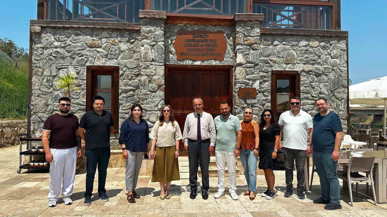 MERHUM BAŞBAKAN ADNAN MENDERES’İN HAYATI, SİYASİ MİRASI VE DÖNEMİNİ GENÇ NESİLLERE AKTARMAYI...