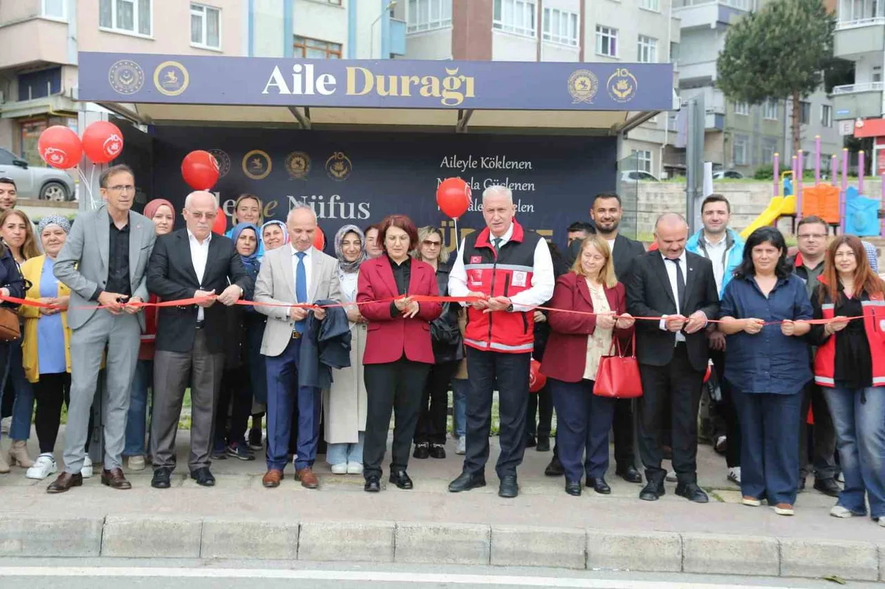 MİLLÎ AİLE HAFTASI KAPSAMINDA DÜZENLENEN AÇILIŞ PROGRAMINDA AİLE YAPISININ KORUNMASI VE...