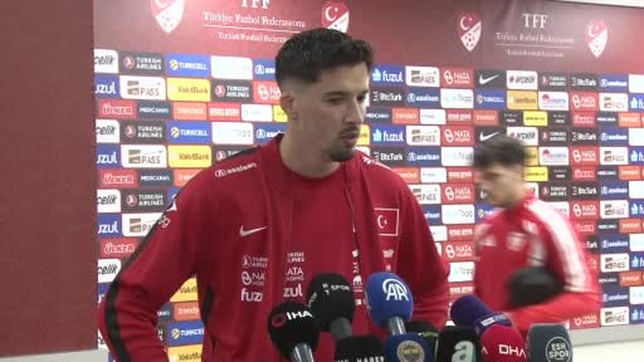 Milli kaleci Altay Bayındır, FIFA Dünya Kupası'nda yer almanın büyük gurur olduğunu belirterek...