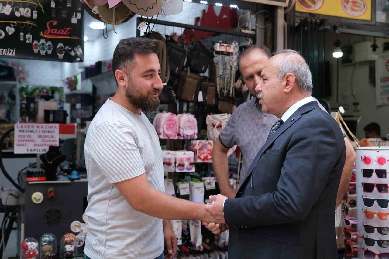 MİLLİYETÇİ HAREKET PARTİSİ GAZİANTEP İL BAŞKANI MEHMET SAİT KILIÇ, ALAYBEY MAHALLESİ ESNAFINI...