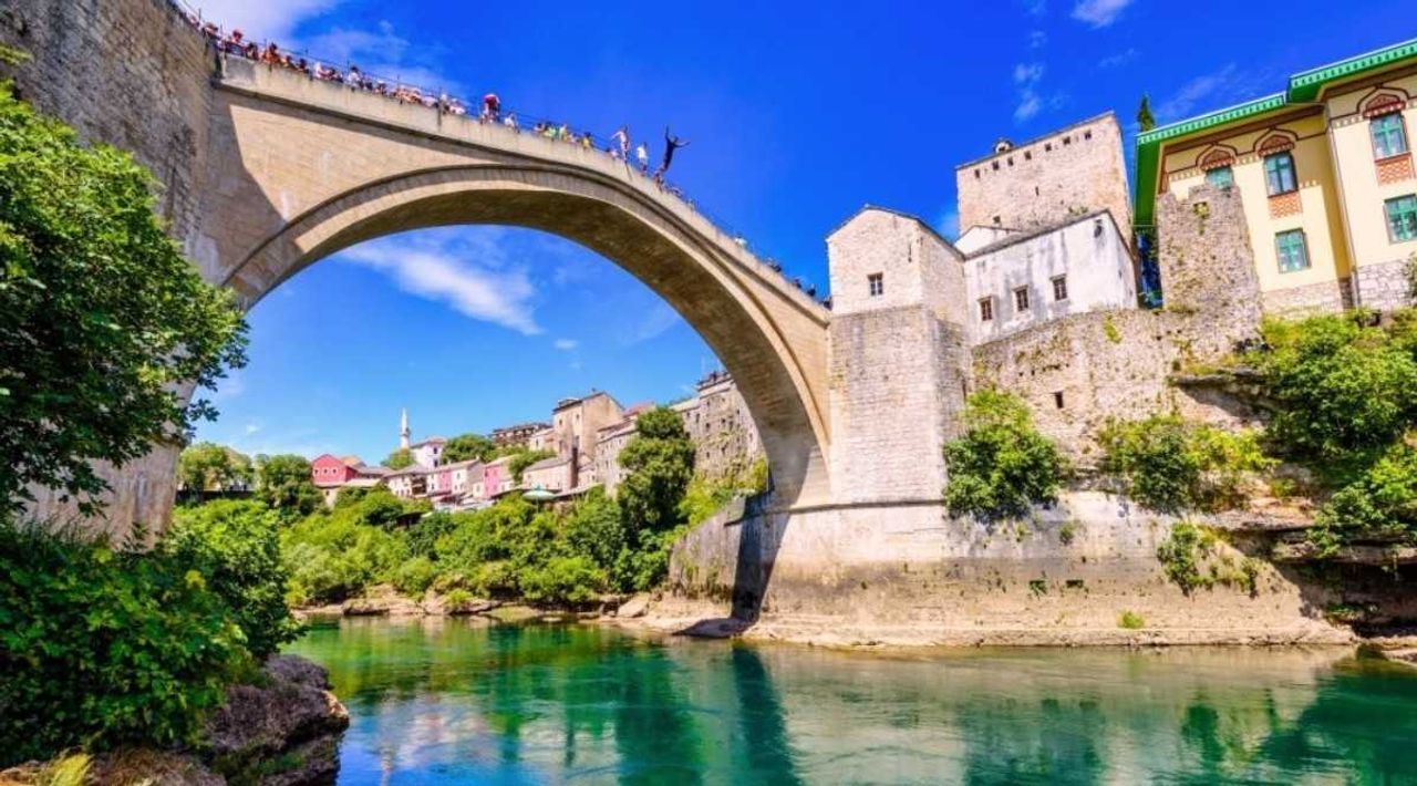 Mostar Köprüsü