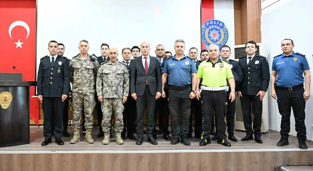 MUĞLA İL EMNİYET MÜDÜRÜ SÜLEYMAN KARADENİZ'İN KATILIMIYLA MUĞLA İL EMNİYET MÜDÜRLÜĞÜNDE 2026 YILI...