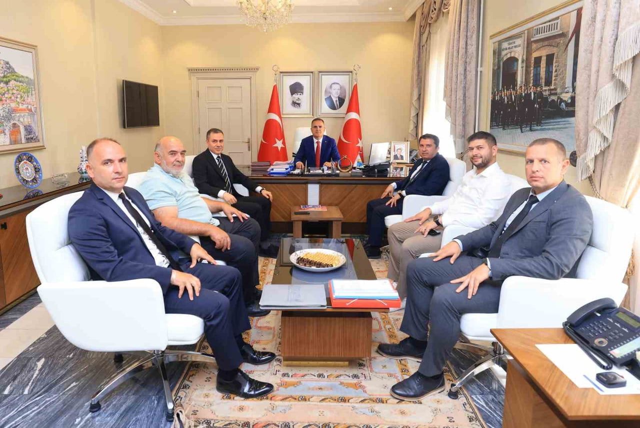 MUĞLA VALİSİ AKBIYIK, KIZILAY’IN MUĞLA’DAKİ FAALİYETLERİ HAKKINDA BİLGİ ALDI