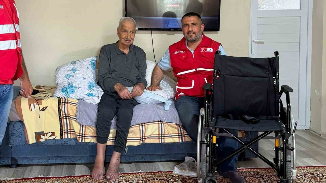 MURADİYE KIZILAY'I ENGELLERİ KALDIRMAYA DEVAM EDİYOR