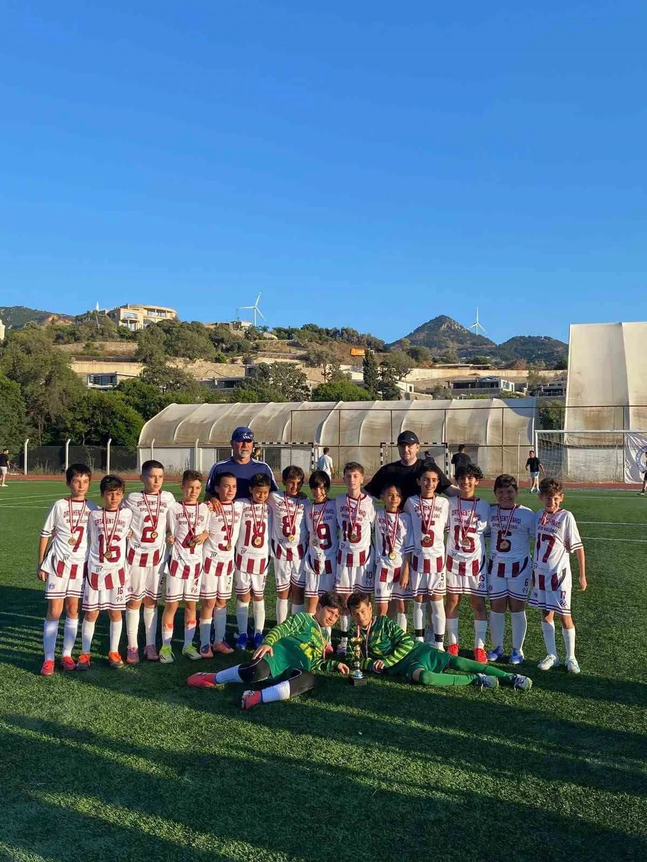 NAMAĞLUP ŞAMPİYON ORTAKENT YAHŞİ SK U11 TAKIMI KUPAYA UZANDI