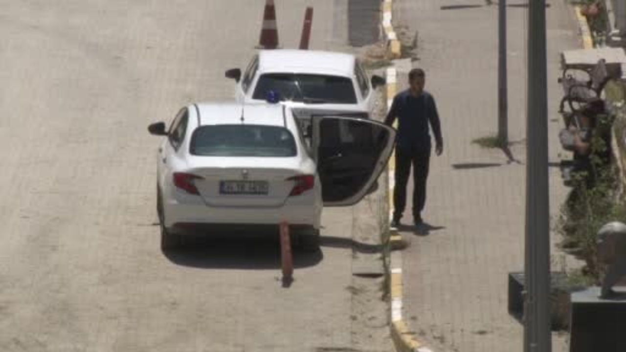 Nasuh Mahruki gözaltına alındı
