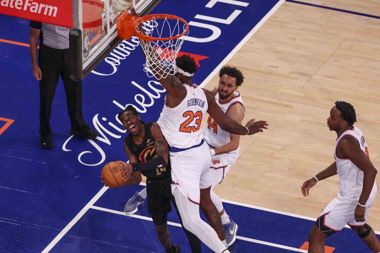NBA'DE DOĞU KONFERANSI FİNAL SERİSİNDE NEW YORK KNİCKS, EVİNDE CLEVELAND CAVALİERS'I UZATMALARDA...