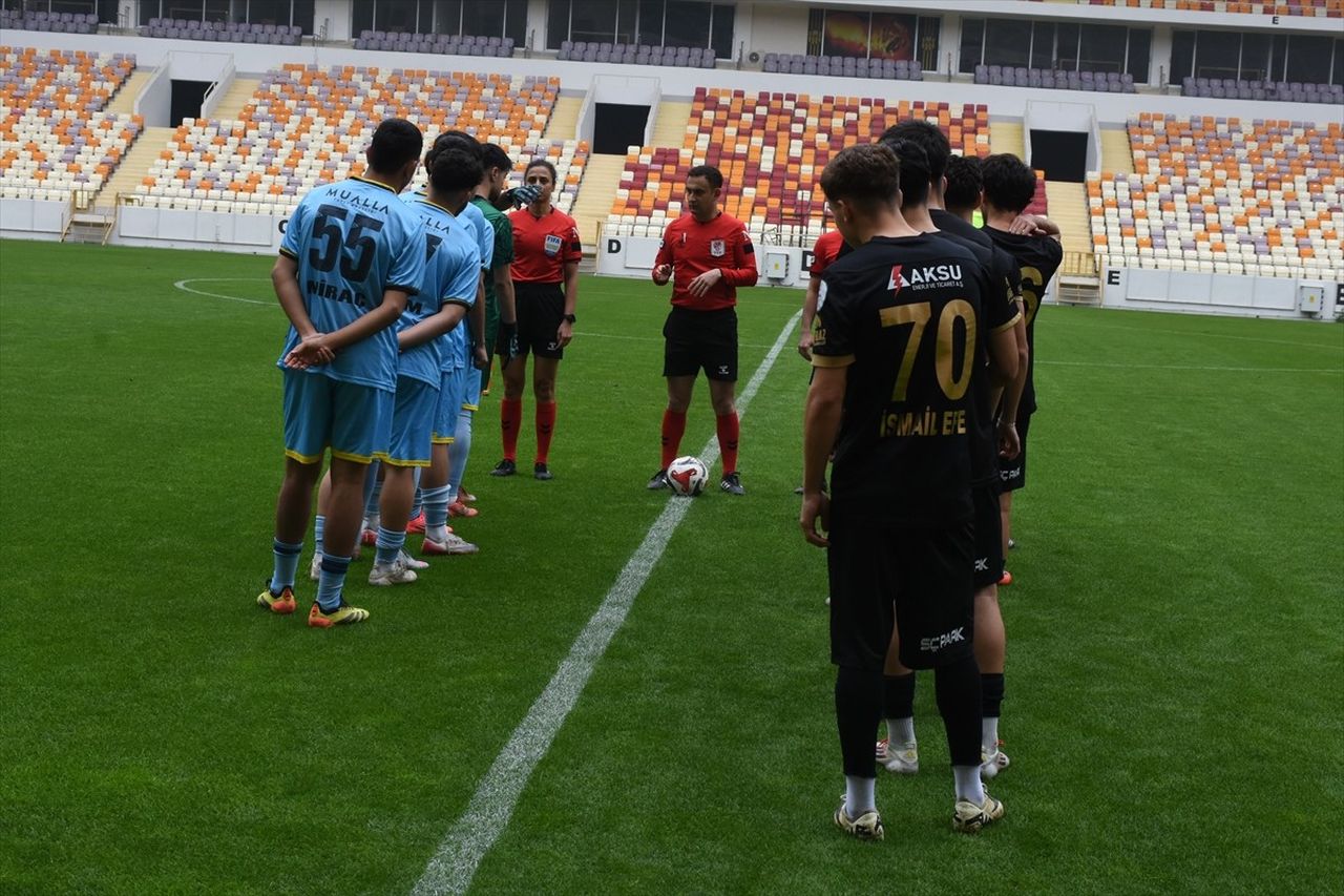 Nesine 2. Lig Kırmızı Grup ekiplerinden Yeni Malatyaspor, ligin 14. haftasındaki Isbaş Isparta 32...