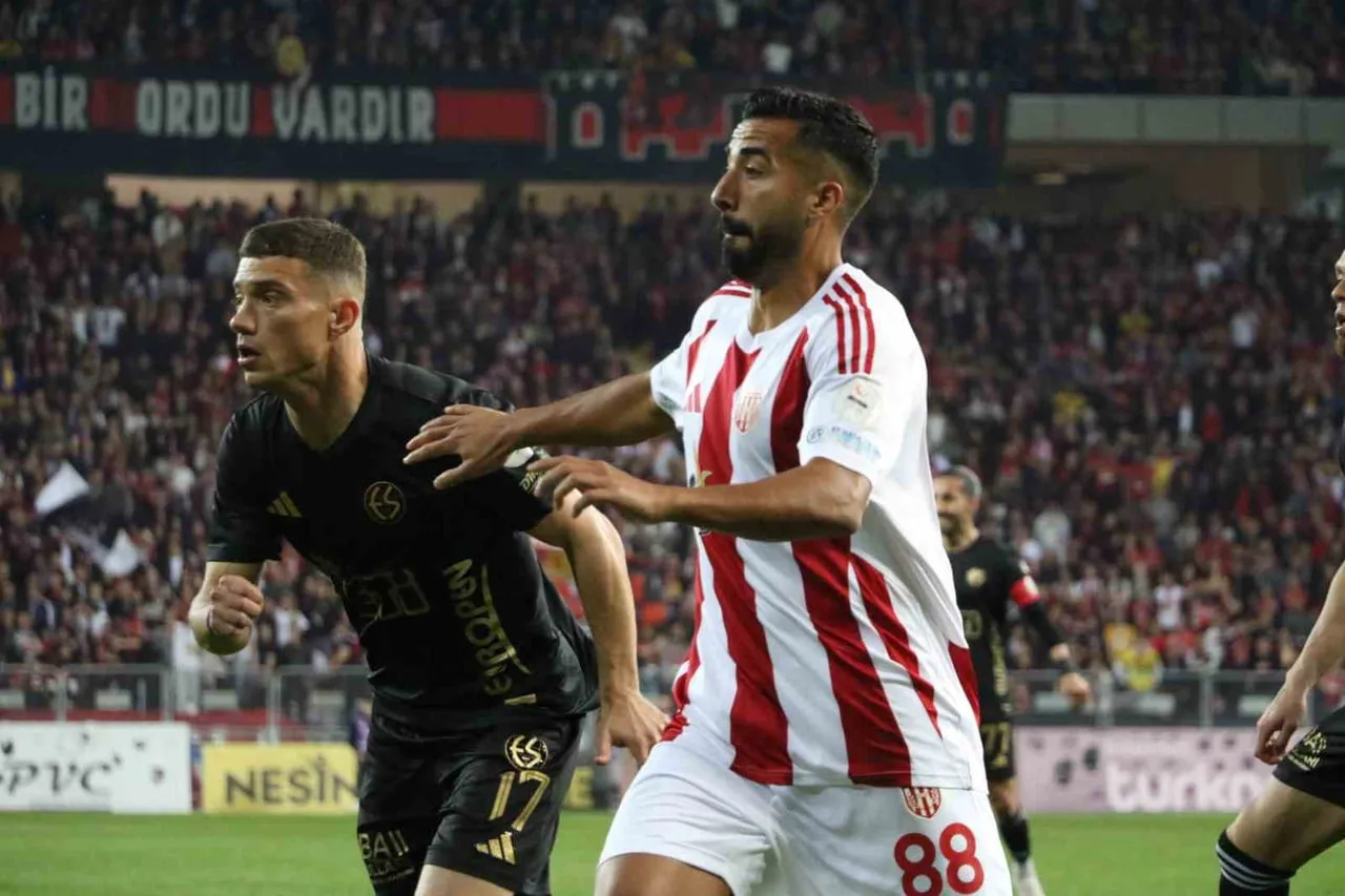 NESİNE 3. LİG YÜKSELME PLAY-OFF 1. TUR RÖVANŞ MAÇINDA ESKİŞEHİRSPOR, SAHASINDA AYVALIKGÜCÜ...