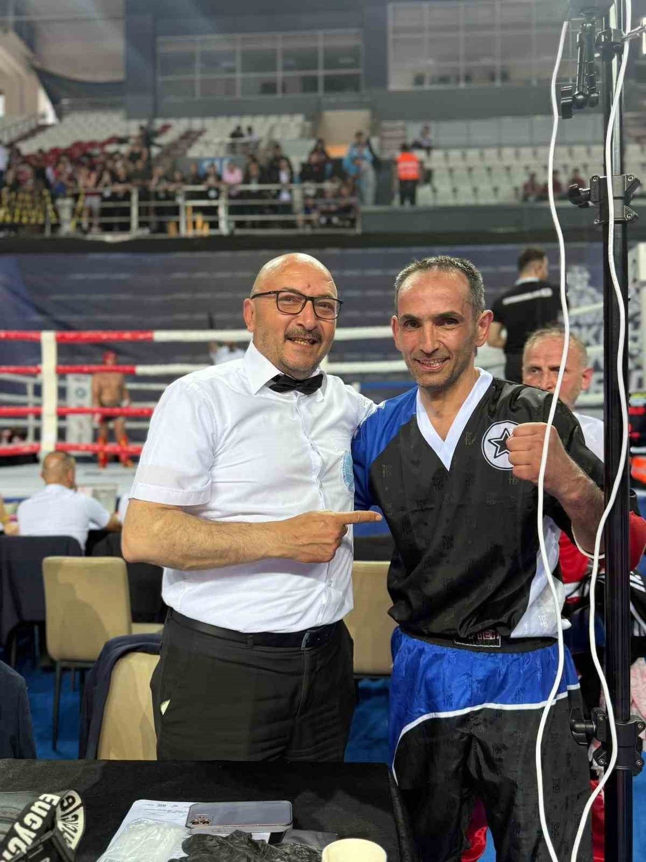 NİĞDELİ SPORCULAR KİCK BOKS ŞAMPİYONASI’NDAN 8 MADALYA İLE DÖNDÜ