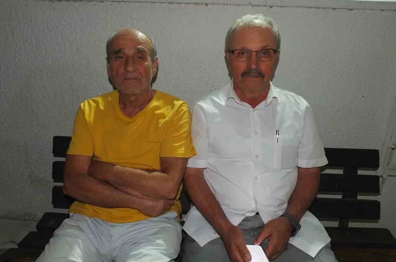 NURETTİN GEDİK (SAĞDA)
