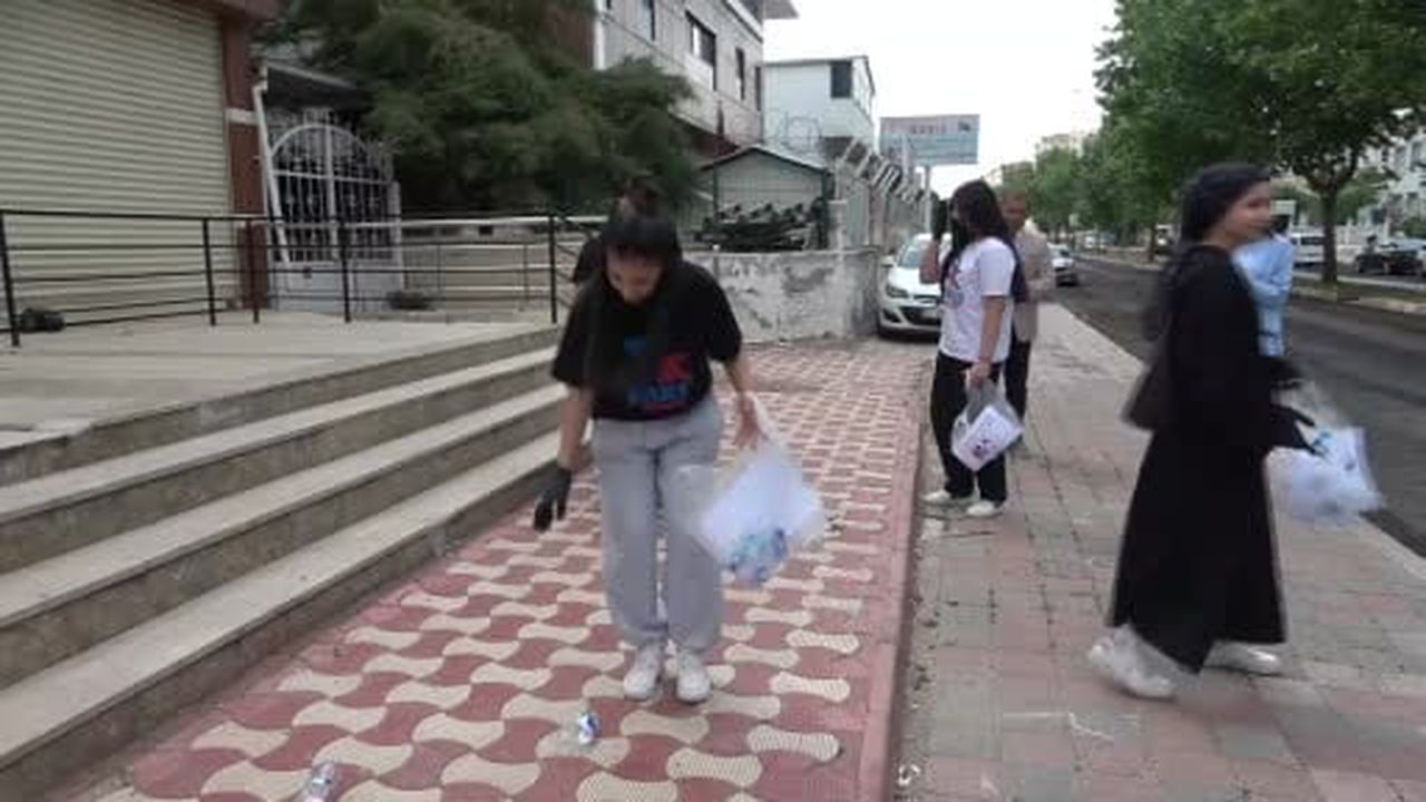 Öğrencilerden çevre ve dayanışma örneği