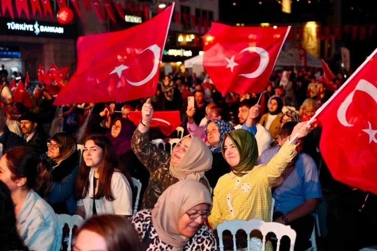 ORDU, HAİN DARBE GİRİŞİMİNİN 10'UNCU YILINDA DA 15 TEMMUZ RUHUNU YENİDEN YAŞADI. BU YIL ‘İRADE...