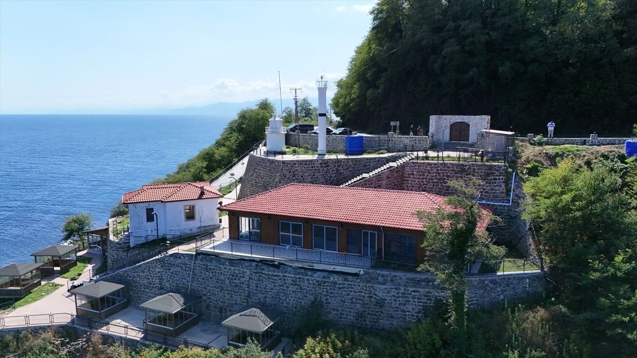 Ordu'nun "sakin şehir" ünvanlı Perşembe ilçesindeki deniz fenerinin bulunduğu alan turizme...
