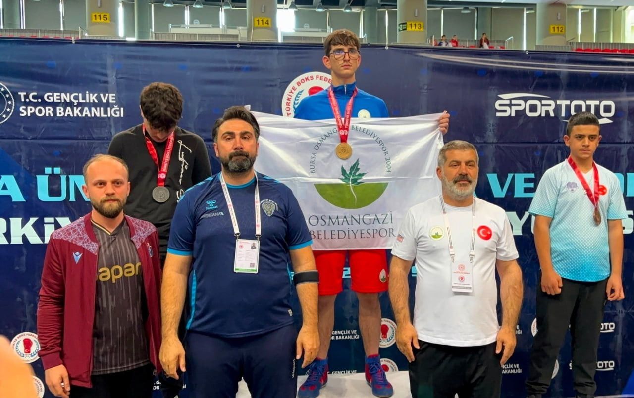 OSMANGAZİ BELEDİYESPOR’UN BAŞARILI BOKSÖRÜ MUHAMMET GÜMÜŞ, KAYSERİ’DE DÜZENLENEN U15 TÜRKİYE BOKS...