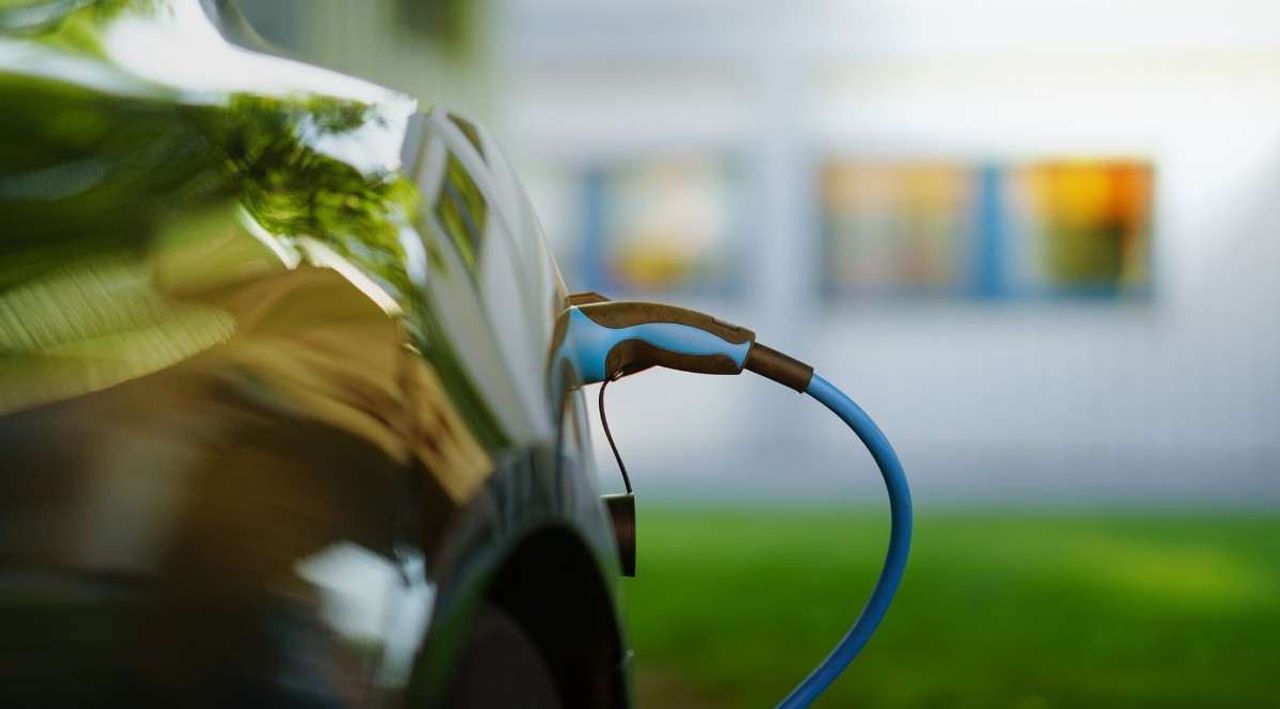 Plastikten elektrikli araç