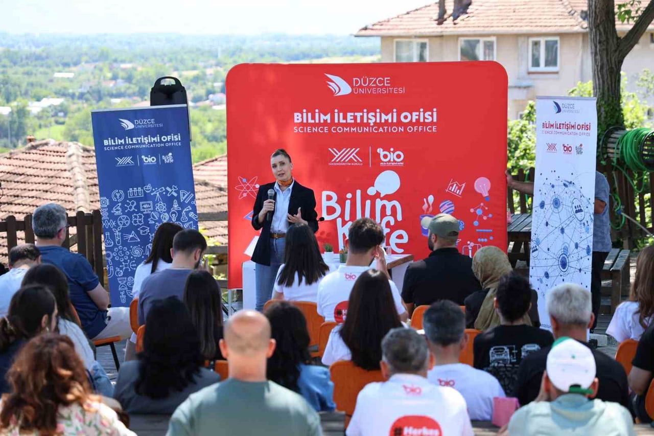 PROF. DR. ÖZLEM SALLI BİDECİ "BETON SANDIĞINIZ KADAR SIKICI MI?" BAŞLIKLI SUNUMUYLA BETONUN...