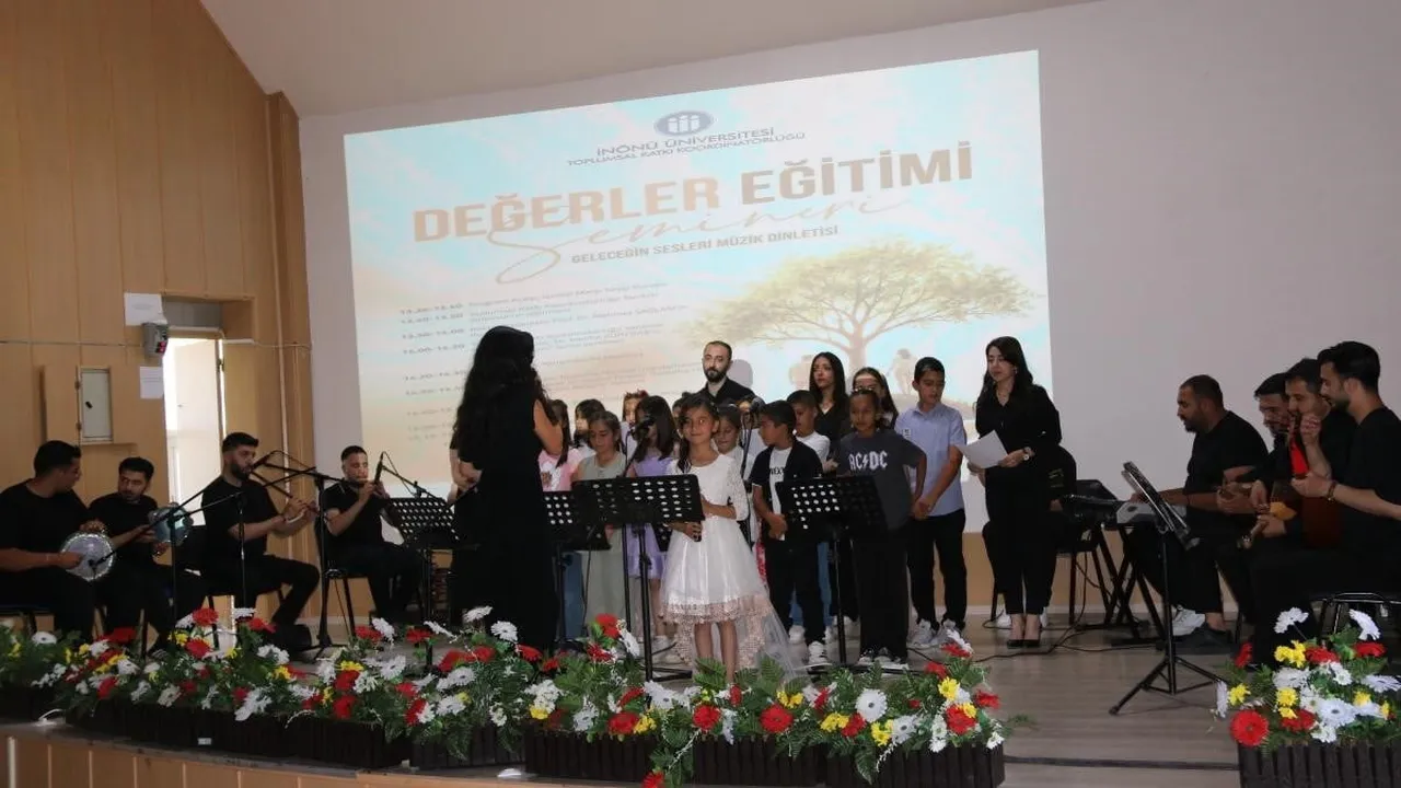 "DEĞERLER EĞİTİMİ SEMİNERİ" VE "GELECEĞİN SESLERİ MÜZİK DİNLETİSİ"...