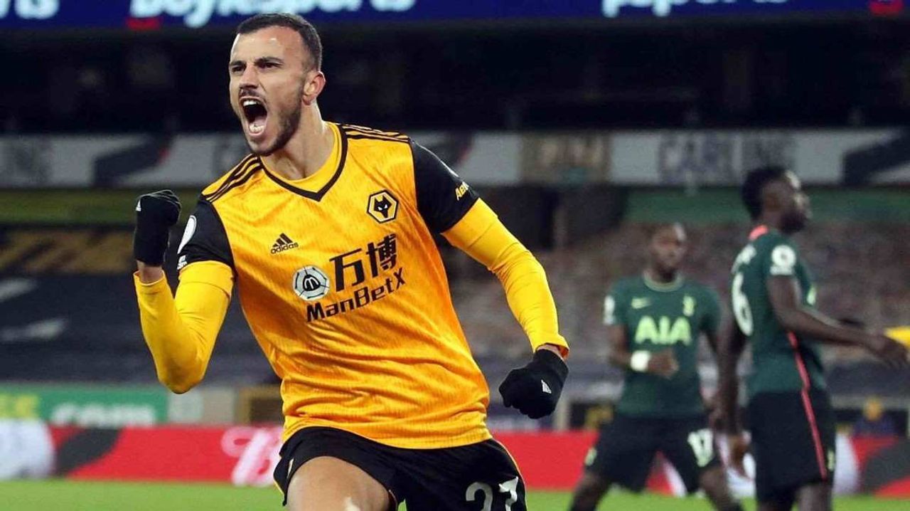 Romain Saiss kimdir