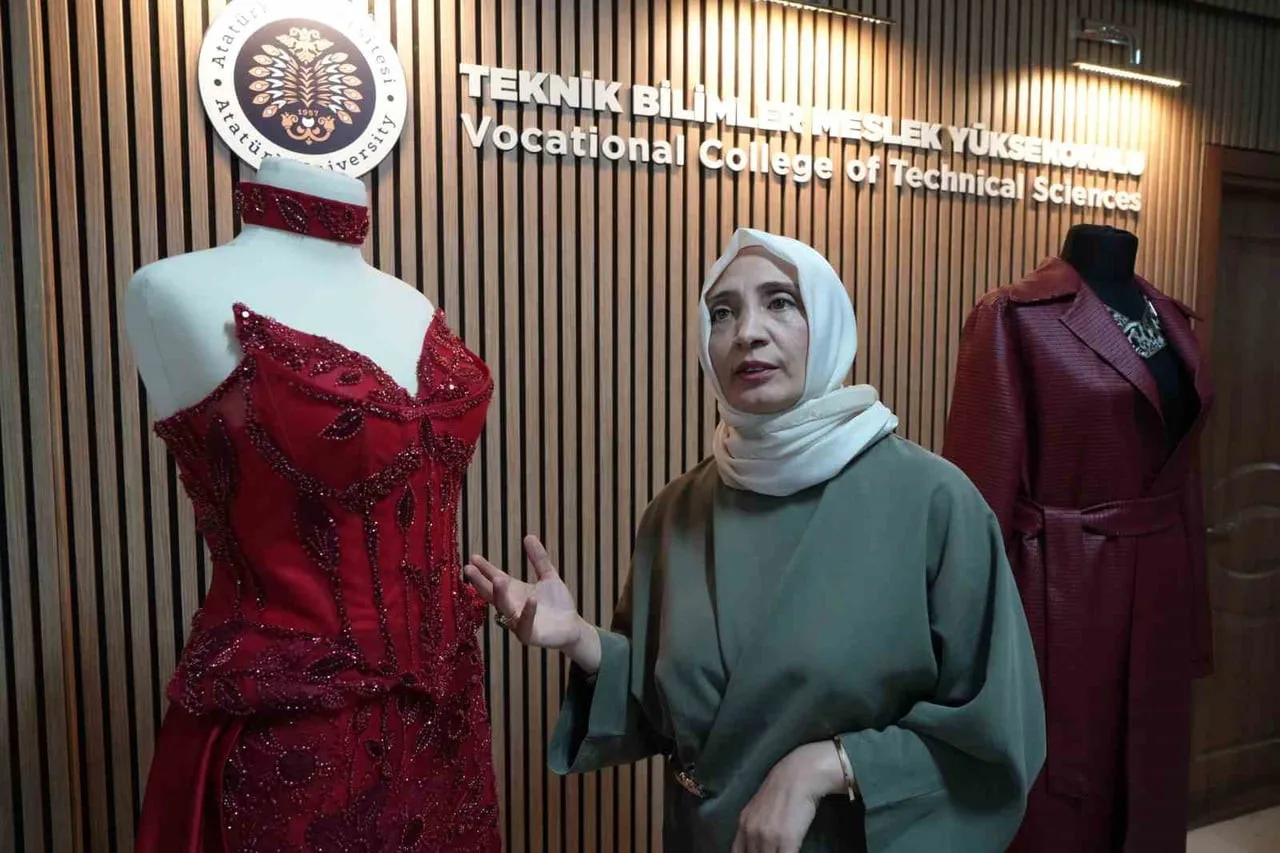 RÜMEYSA BEDİR 30 YILLIK TERZİLİK MESLEĞİNİ HAYALİ OLAN ÜNİVERSİTE DİPLOMASI VE "İĞNEMDEN DÖKÜLEN...