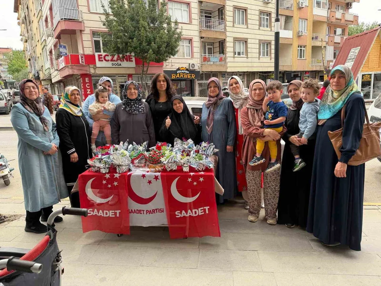 SAADET PARTİSİ ALAŞEHİR HANIM KOLLARI TARAFINDAN ANNELER GÜNÜ DOLAYISIYLA DÜZENLENEN BULUŞMADA...