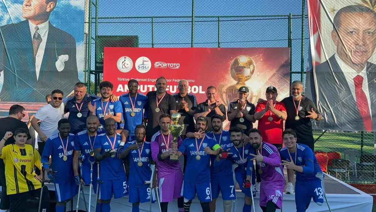 ŞAHİNBEY AMPUTE FUTBOL TAKIMI AMPUTE SÜPER LİG VE TÜRKİYE KUPASI’NIN ARDINDAN AMPUTE SÜPER KUPAYI...