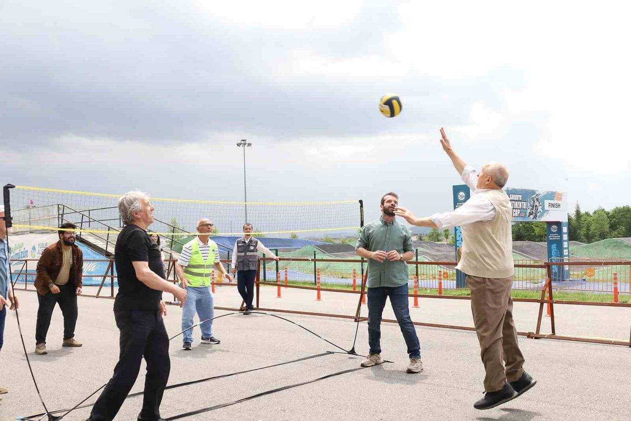 SAKARYA'DA BELEDİYE TARAFINDAN DÜZENLENEN "KUŞAK BULUŞMALARI" PROGRAMI KAPSAMINDA ÜNİVERSİTE...